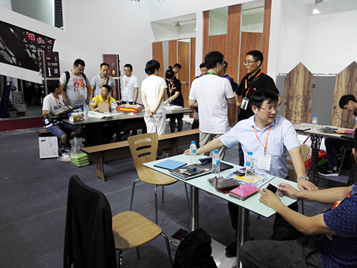 公司富名峰副總經(jīng)理率隊(duì)參加 第十八屆中國建博會(huì)