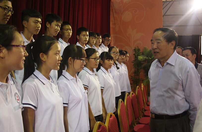 “永威慈善陽光基金”捐贈(zèng)儀式 “永威慈善陽光基金”捐贈(zèng)儀式